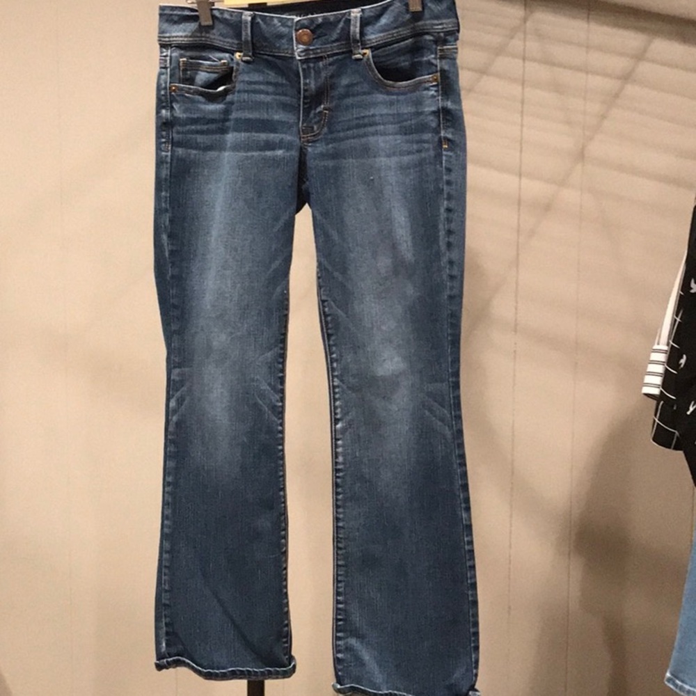 AE size 8 short boot cut jeans